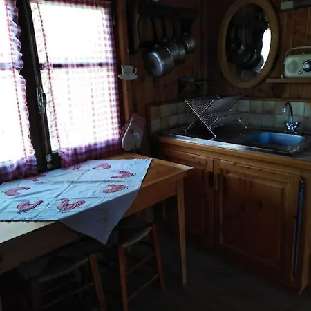 Chalet Bucolique Dans La Foret Σπίτι διακοπών *