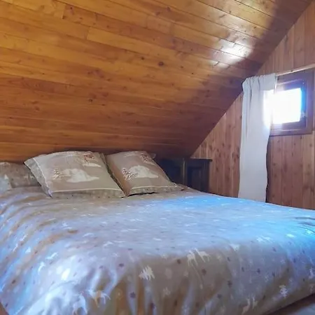 Chalet Bucolique Dans La Foret *
